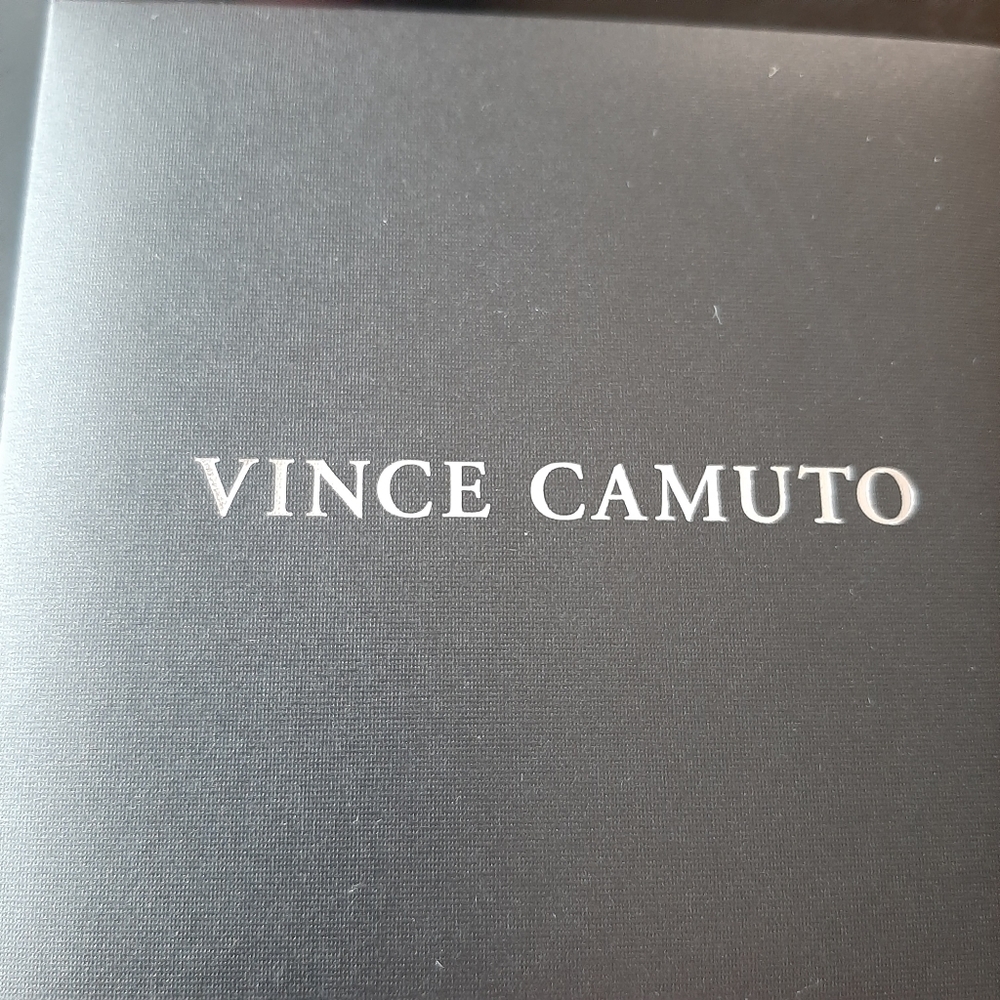 VINCE CAMUTO GOLDTONE WATCH - Picture 8 of 10